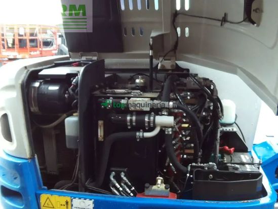 Excavadora - Takeuchi - tb 260 ( 5.735kg ) hydr. sw + 3 löffel