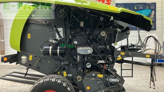 Empacadora gigant - Claas - Variant 485 RC