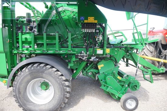 Empacadora gigant - McHale - fusion 3 pro