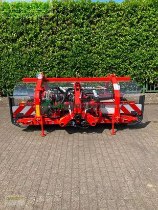 Rastrillo - Kuhn - merge maxx 442f bandschwader
