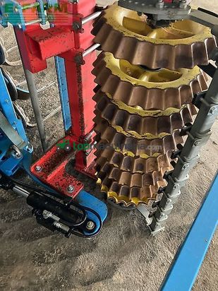 Grada rotativa - Lemken - zirkon 12/600 mit güttler walze