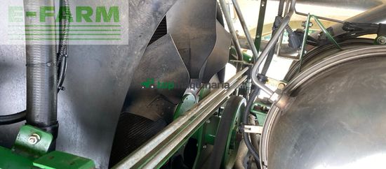 Cosechadora de Cereal - John Deere - 8300
