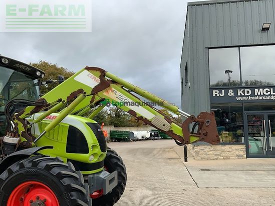 Tractor agrícola - Claas - arion 530 tractor (st24310)