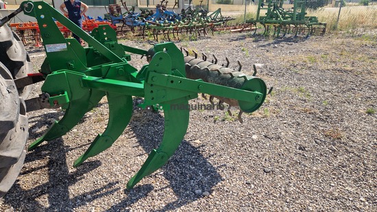 Descompactador subsolador - Subsolador 5 púas con rodillo 