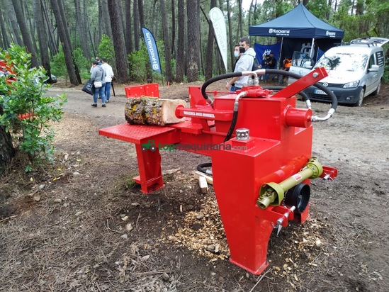 Trituradora forestal - TJM 22T HORIZONAL CON CARGADOR