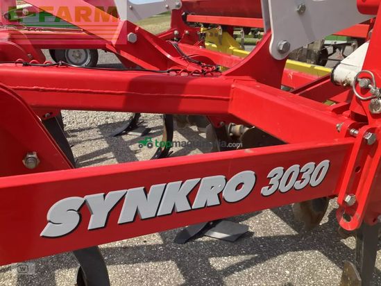Cultivador - Pöttinger - synkro 3030