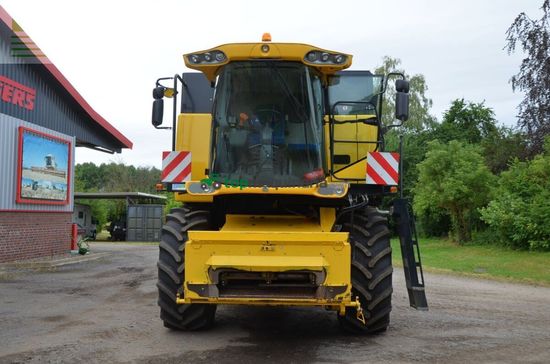 Cosechadora de Cereal - New Holland - csx 7040