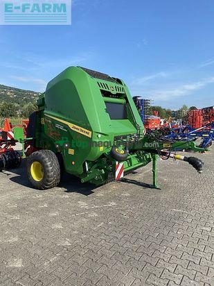Empacadora gigant - John Deere - v451 m