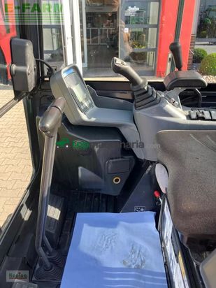 Excavadora - Yanmar - sv18