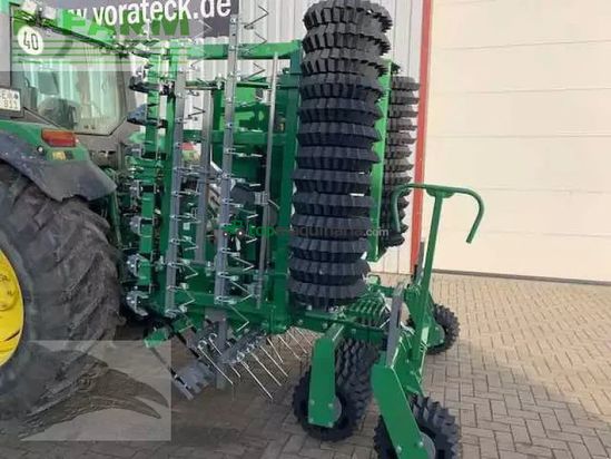 Combinado de siembra -  - grünlandstriegel mit walze , gps nachsaatgerät