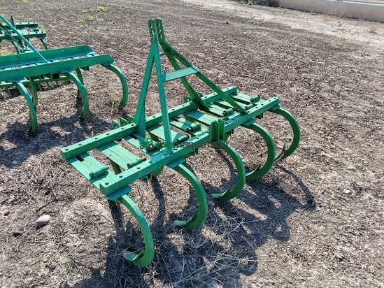 Cultivador agrícola de 11 brazos