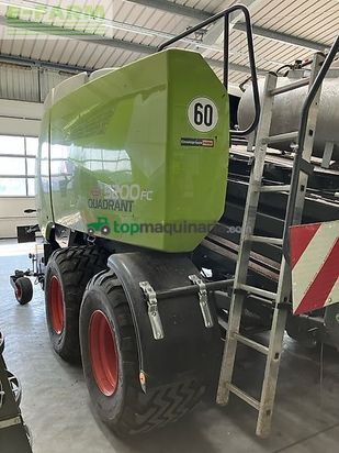 Empacadora gigant - Claas - quadrant 5200 fc tandem