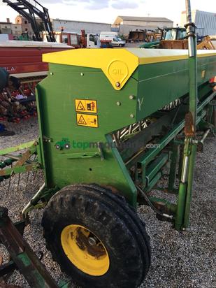 Sembradora en línea convencional - Gil