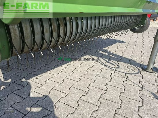 Empacadora gigant - Krone - cf 155 xc mit 26 messer und ballenaufsteller