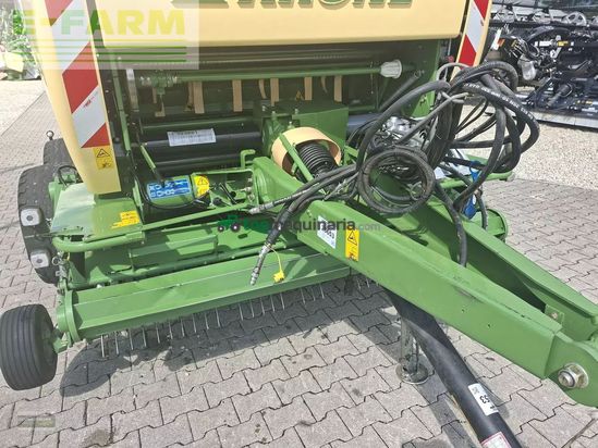 Empacadora gigant - Krone - comprima v 180 xc tandem 17 messer
