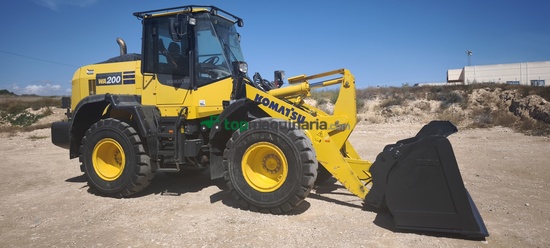 Pala cargadora Komatsu WA200-8