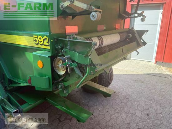 Empacadora gigant - John Deere - 592 hiflow coveredge