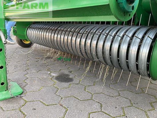 Empacadora gigant - John Deere - v451m