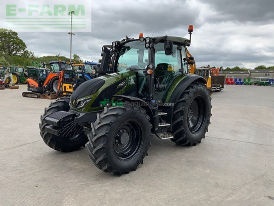 Tractor agrícola - Valtra - g135 active tractor (st26596)