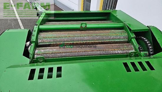 Empacadora gigant - John Deere - 575