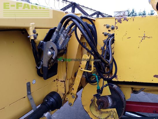 Cosechadora de Cereal - New Holland - CR980