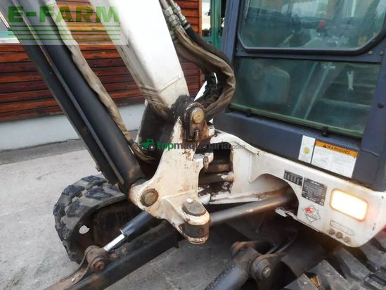 Excavadora - Bobcat - 341 d ( 5.300kg ) sw + schaufel + hydr. niederha