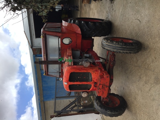 Tractor agrícola