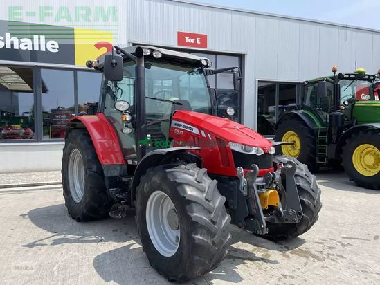 Tractor agrícola - Massey Ferguson - mf 5611 dyna-4 essential Essential