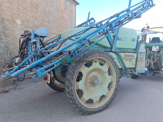 Sulfatadora Berthoud de 4.500litros  y  18mtros de barras