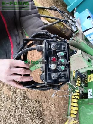 Empacadora gigant - John Deere - 590