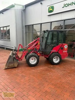 Telescopica - Schaffer - 2030 s mit kabine und straßenbeleuchtung