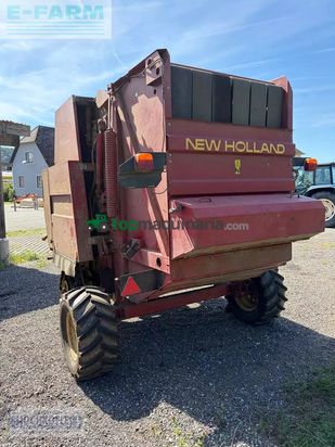 Empacadora gigant - New Holland - 644