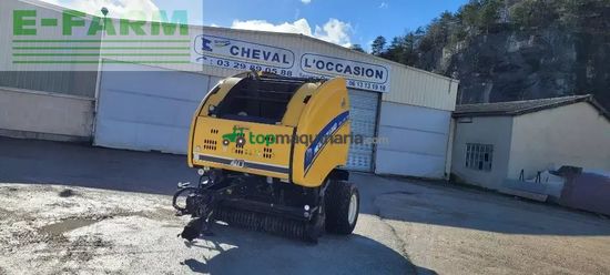 Empacadora gigant - New Holland - roll belt 180 cropcutter