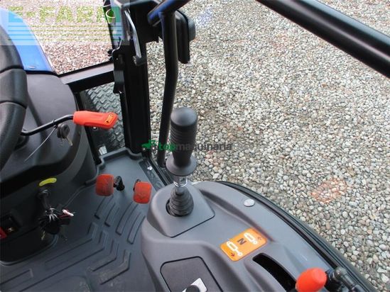 Tractor agrícola - Solis - 26 hst med kabine, turf dæk og frontlift