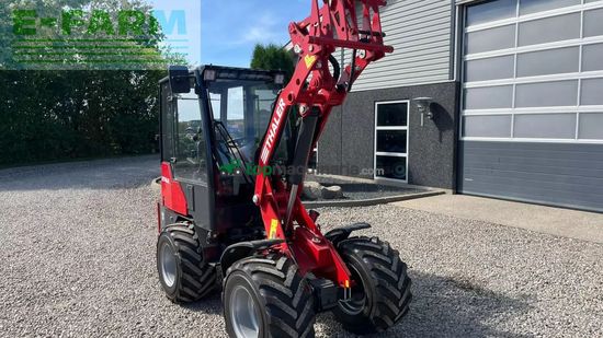 Minicargadora - Thaler - 2438l dpf kabine og brede hjul