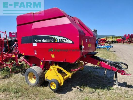 Empacadora gigant - New Holland - br 750 ficelle