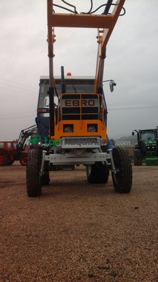 Tractor agrícola - Ebro - 6100 con Pala