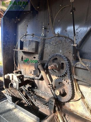 Empacadora gigant - New Holland - br 6090 / roll-bar 125