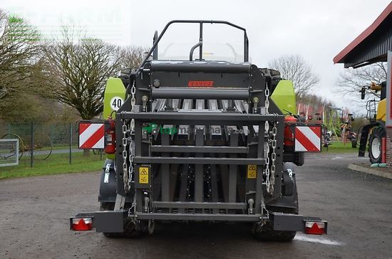 Empacadora gigant - Claas - quadrant 5300 evolution fc + vorbauhäcksler