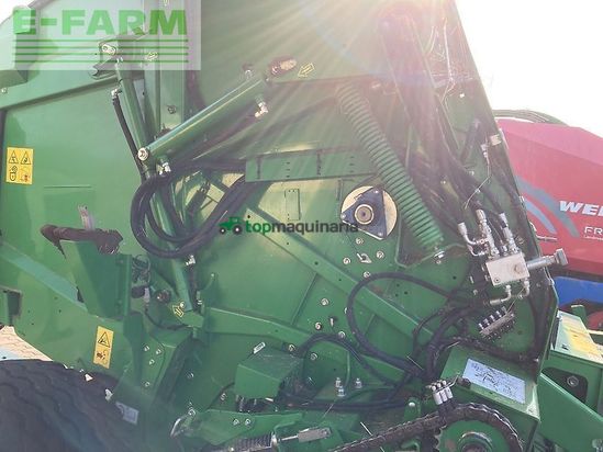 Empacadora gigant - John Deere - v451m