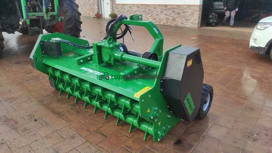 TRITURADORA PICADORA AUTOALIMENTADA DE CUCHILLAS