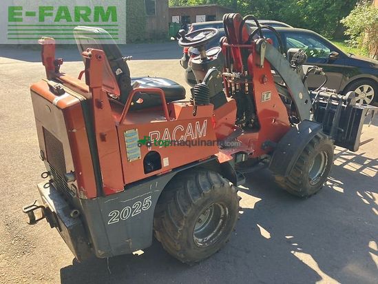 Minicargadora -  - 2025