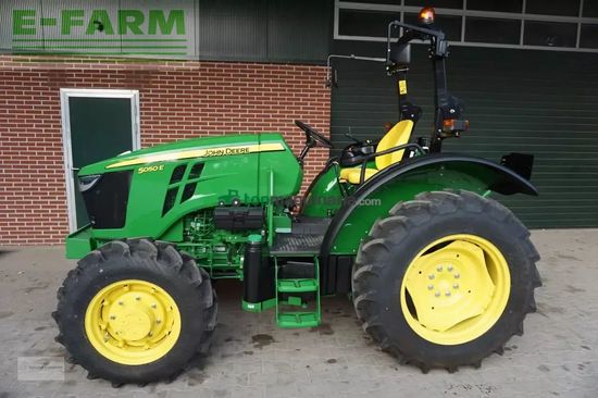 Tractor agrícola - John Deere - 5050e neumaschine