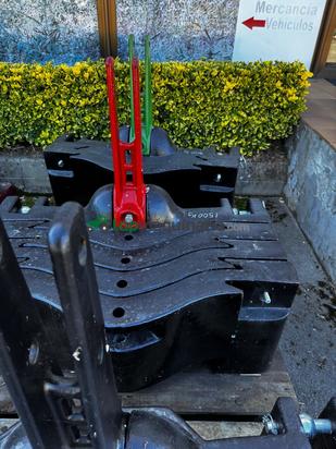 CONTRAPESA TRIPUNTAL DE ACERO FUNDIDO 1.500 KG