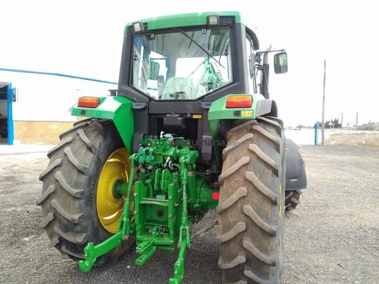 Tractor agrícola - John Deere - 6510 con pala John Deere 731