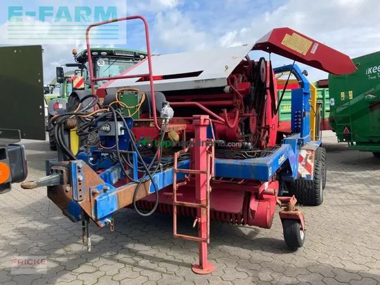 Empacadora gigant - Welger - rp 235 mit göweil wickler