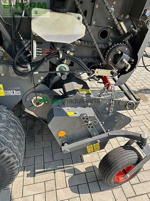 Empacadora gigant - Claas - variant 370 rf