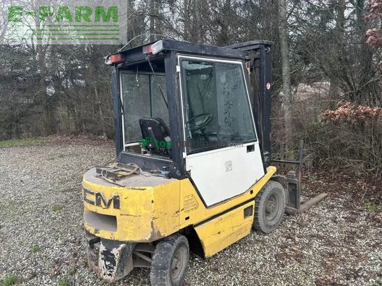 Elevadora - TCM - gaffeltruck