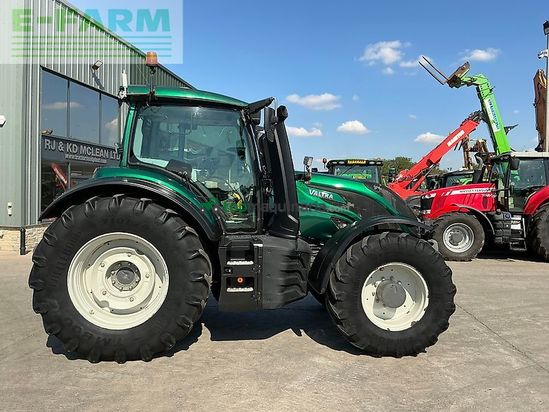 Tractor agrícola - Valtra - t254 versu tractor (st26250)