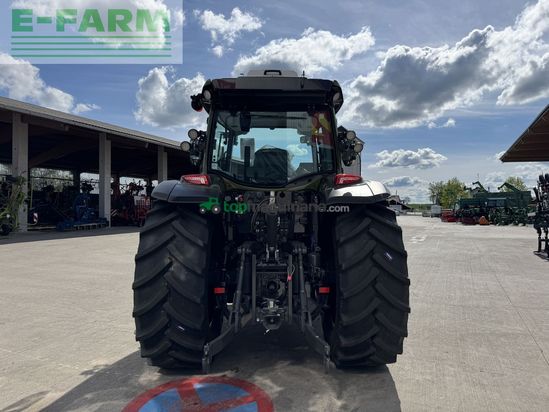 Tractor agrícola - Valtra - g135 versu